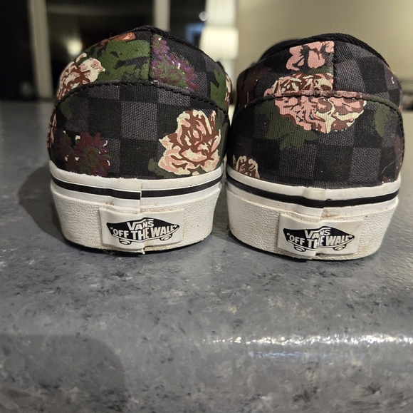 Vans Slip ons - Picture 4 of 7
